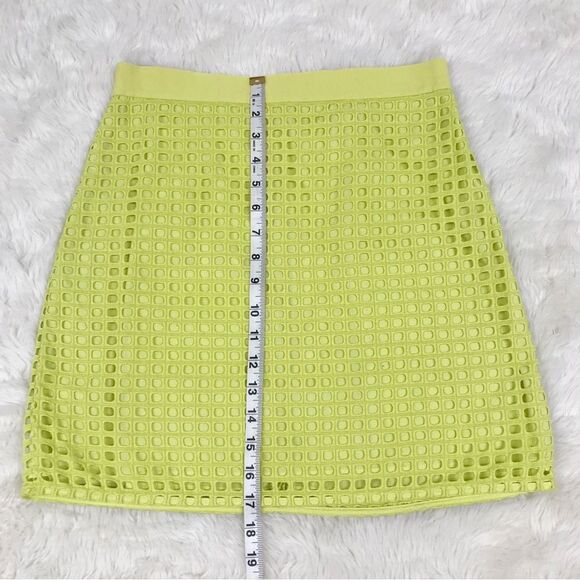LOFT Neon Yellow Green Eyelet Mini Skirt Short Mesh Square Cutout Size 4 Petite - Picture 11 of 11